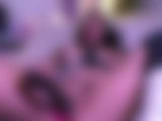 Live cam show with Layla Nicols - Shaved Pussy on Adult Interactions