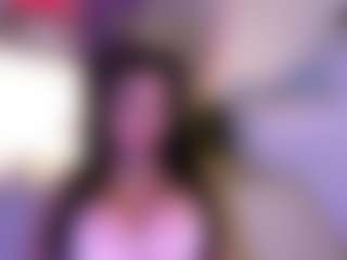 Live cam show with Layla Nicols - Average on Mixed Magazine Live