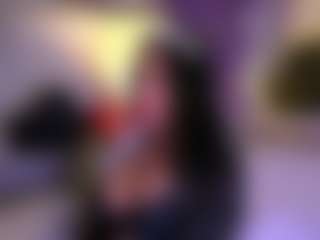 Live cam show with Layla Nicols - Petite on Camsoda