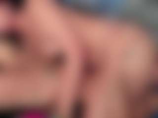 Live cam show with Little Mia - Sex on Instabang