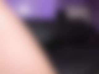 Live cam show with Little Mia - Smoking on Camsoda