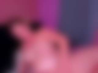 Live cam show with Little Mia - Small Ass on camtv