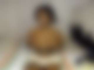 Live cam show with Bianca - Solo Ebony on TottyGirls