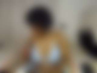 Live cam show with Bianca - Ebony on live18s.com