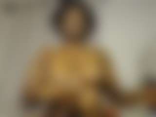 Live cam show with Bianca - Ebony Teen (18+) on Fit Hotties