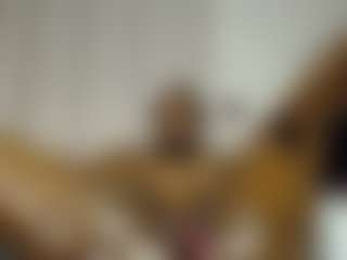 Live cam show with Bianca - Tease Ebony on Camsoda