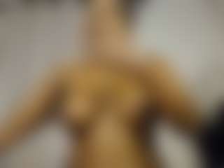 Live cam show with Bianca - Fingers on CamClone