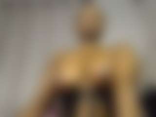 Live cam show with Bianca - Deepthroat on Fling VIP Chat
