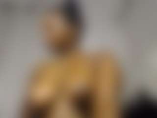Live cam show with Bianca - Striptease Young Adult on Milfs Live