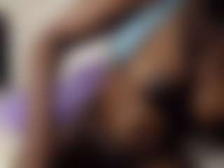 Live cam show with Bianca - Bedroom Black on studioflirtlive.com