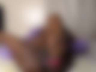 Live cam show with Bianca - Black Cum on Livezox