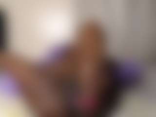 Live cam show with Bianca - Ebony Toys on instabang