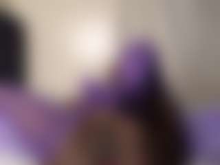 Live cam show with Bianca - Ebony on Camsoda