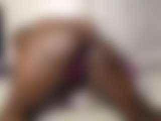 Live cam show with Bianca - Public Curvy on xxxlivecams.org
