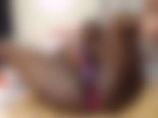 Live cam show with Bianca - Bedroom Big Tits on Camsoda
