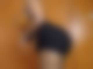 Live cam show with Bianca - Asshole Black on xDating
