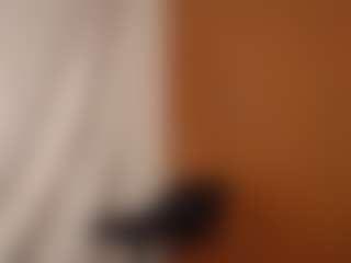 Live cam show with Bianca - Curvy Young Adult on Camming Site