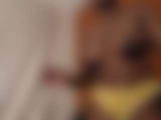 Live cam show with Bianca - Dirty Talk on Milfs Live