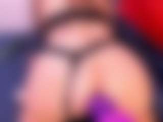 Live cam show with VeronicaRyan - Granny on CamwithHer