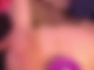 VeronicaRyan MILF webcam performer live streaming
