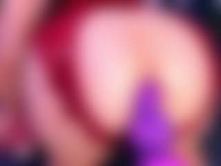 Live cam show with VeronicaRyan - Lush MILF on TastyBlacksLive