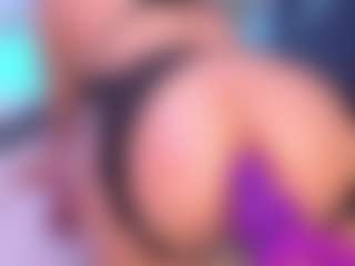 Live cam show with VeronicaRyan - Latina MILF on CamSextacy | colombia