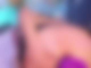 Live cam show with VeronicaRyan - Tease MILF on Camsoda