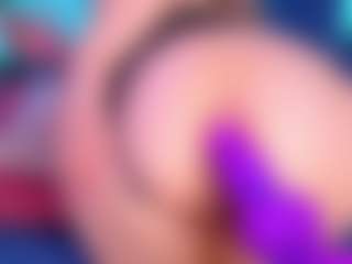 Live cam show with VeronicaRyan - Big Tits MILF on Camsoda