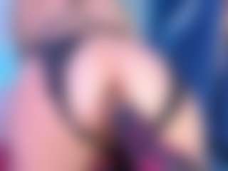 Live cam show with VeronicaRyan - Foot Fetish Brown Hair on StripNow