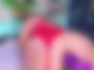 Live cam show with VeronicaRyan - Striptease Granny on Camsoda