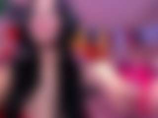 Live cam show with SweetieCloe - Striptease on CamClone