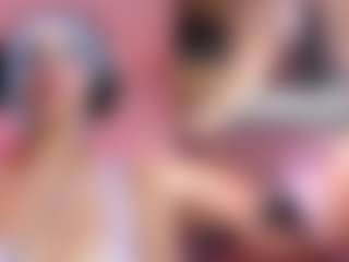 Live cam show with SweetieCloe - Petite on TeamSkeetLive