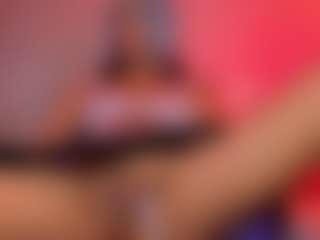 Live cam show with SweetieCloe - Petite on Uber Horny