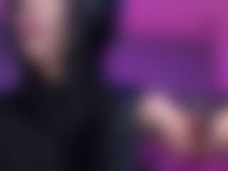 Live cam show with SweetieCloe - Skinny on Mixed Magazine Live