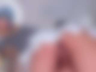 Live cam show with SweetieCloe - Ass Bouncing on Sweet Sext