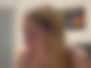 Live cam show with krystal799 - Genital Piercings on Camiplay Live