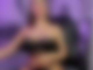 Live cam show with Maggietime - Public on Stripli.com