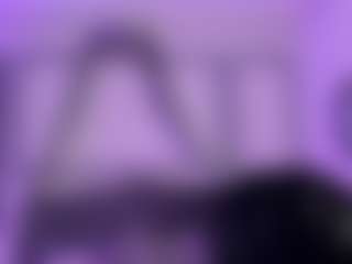 Live cam show with Maggietime - Shaved on Camsoda
