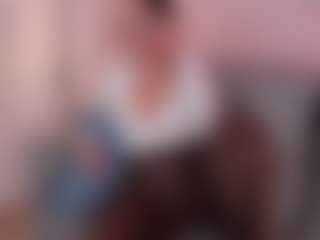Live cam show with Maggietime - Shaved on Camsoda
