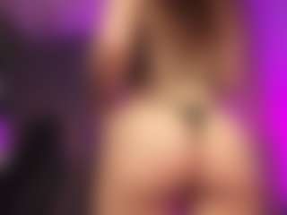 Live cam show with Maggietime - Oil on xxxlivecams.org