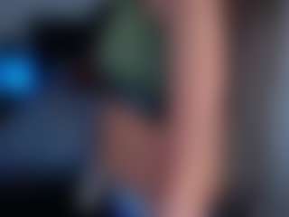 Live cam show with AylaMurray - Shaved Pussy on Cam Slut