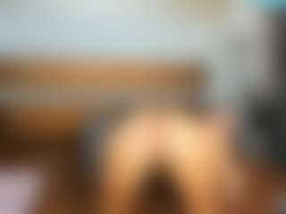 Live cam show with MissySilver - Thong on AdultVida.com