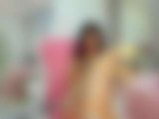 Live cam show with YanaMiana - Moaning on sexytreat.net