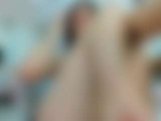 Live cam show with YanaMiana - Moaning on fapnchat