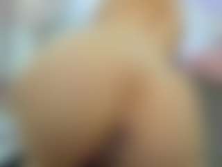 YanaMiana's Live Sex Cam Show