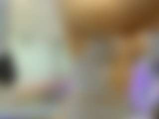 Live cam show with YanaMiana - Moaning on Camsoda