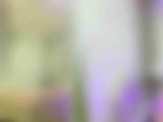 Live cam show with YanaMiana - Shaved Pussy on Fling VIP Chat