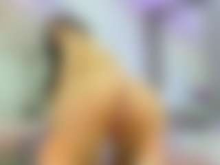 YanaMiana's Live Sex Cam Show