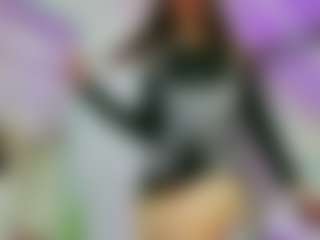 Live cam show with YanaMiana - Oil on Uber Horny