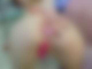 YanaMiana's Live Sex Cam Show